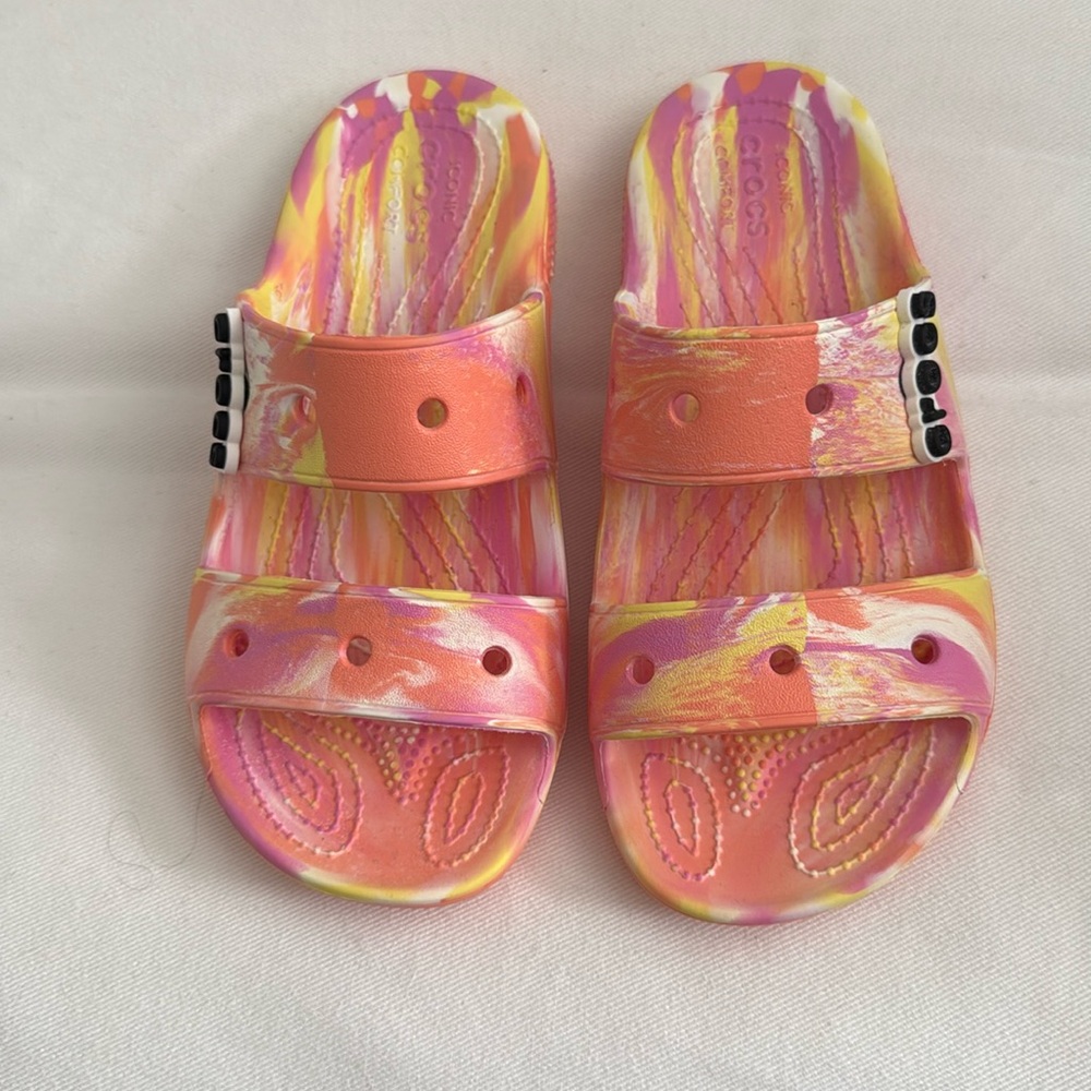 CROCS 
Women’s size 6, men’s size 4 
NWOT
Multicolored